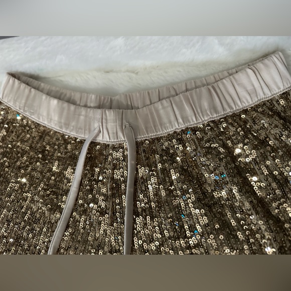 EUC Victorias Secret Gold Sequin Bling Jogger Drawstring Relax Lounge Shorts XS - Picture 4 of 8